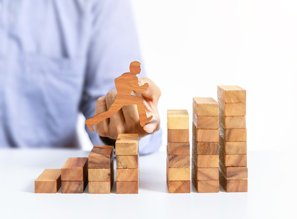 企業(yè)戰(zhàn)略規(guī)劃的步驟是什么？如何落地實(shí)施？