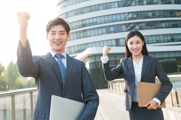 集團管控：統(tǒng)一策略、優(yōu)化運營、提升效率