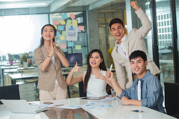 社會(huì)責(zé)任與績(jī)效管理：承擔(dān)社會(huì)責(zé)任，提升企業(yè)形象