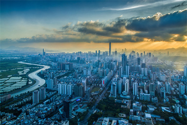 精準(zhǔn)把握市場(chǎng)脈搏，制定經(jīng)營(yíng)計(jì)劃，引領(lǐng)企業(yè)搶占先機(jī)