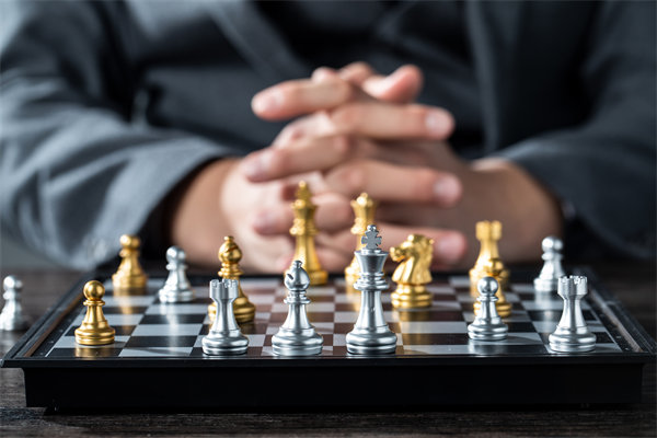 靈活調(diào)整企業(yè)戰(zhàn)略，應(yīng)對(duì)市場(chǎng)變化實(shí)現(xiàn)穩(wěn)健發(fā)展