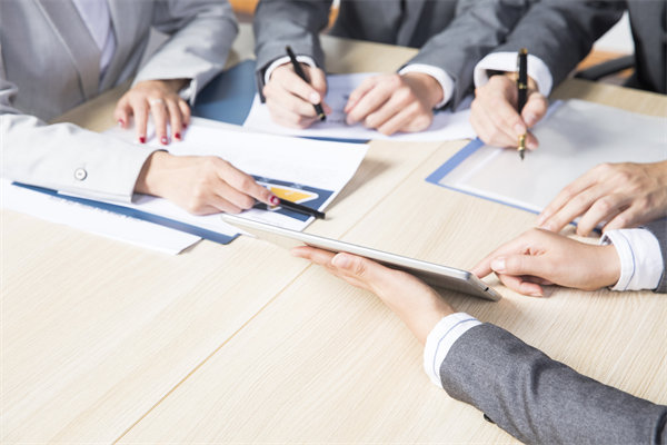 企業(yè)戰(zhàn)略與文化建設(shè)相結(jié)合，打造獨具特色的發(fā)展模式