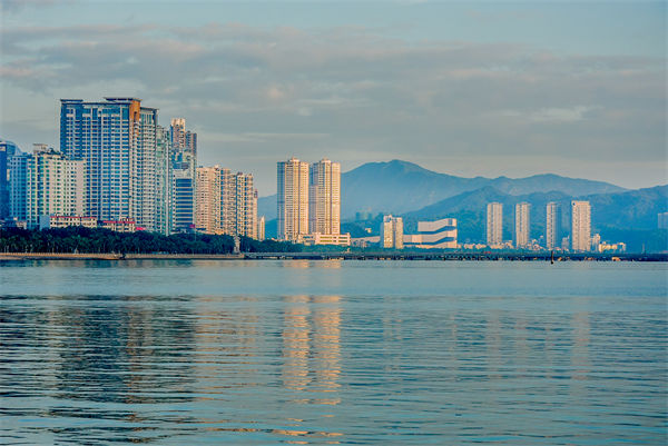 珠海戰(zhàn)略咨詢公司如何幫助企業(yè)制定長遠發(fā)展規(guī)劃？