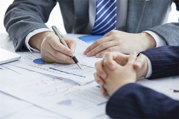 績效導向的預(yù)算管理：如何確保企業(yè)預(yù)算與KPI掛鉤？