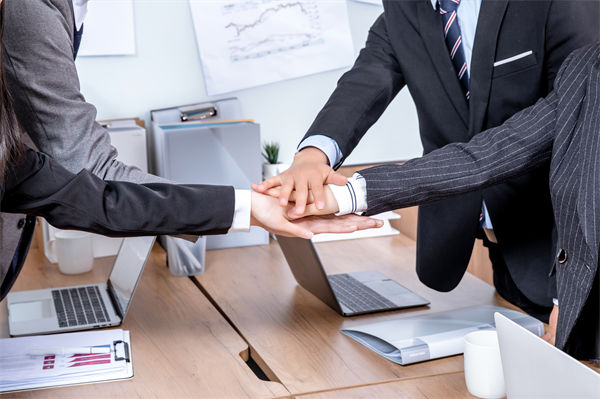 年度經(jīng)營計劃如何與企業(yè)的長期戰(zhàn)略目標相銜接？