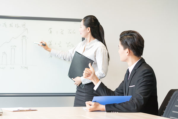 跨部門協(xié)作時(shí)，如何公平地衡量和評(píng)估每個(gè)人的績(jī)效？