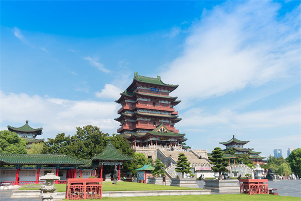 企業(yè)如何借助南昌戰(zhàn)略咨詢公司把握市場機遇與趨勢？
