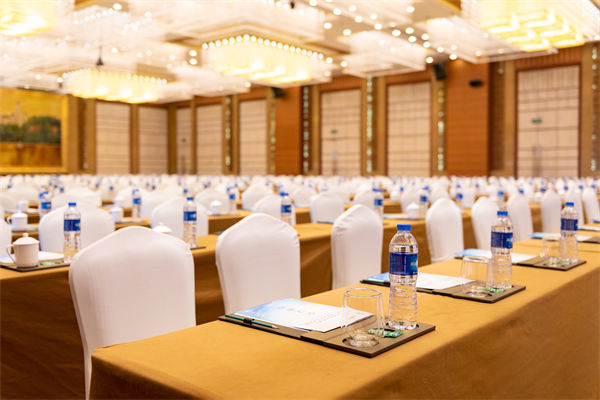 兩會(huì)熱議破解企業(yè)“生長痛”，對企業(yè)戰(zhàn)略管理有何啟示？