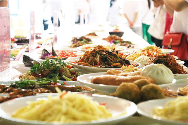 品牌營銷分析：第一批開零食店的人，賺夠千萬離場了