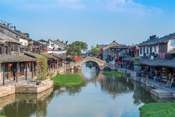 戰(zhàn)略規(guī)劃分析：村民不滿古鎮(zhèn)收門票，指引游客逃票